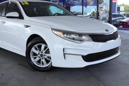 White 2018 Kia Optima LX