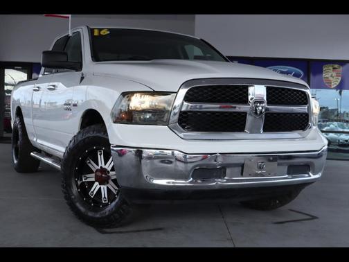 2016 RAM 1500 SLT