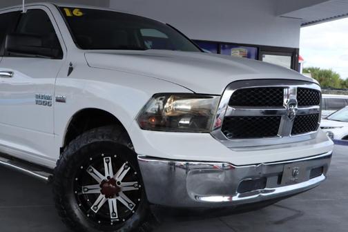 2016 RAM 1500 SLT