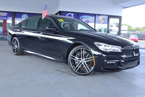 Black 2018 BMW 750 i