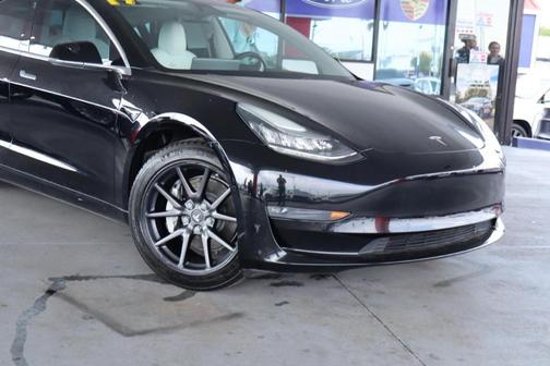 Black 2019 Tesla Model 3 Long Range