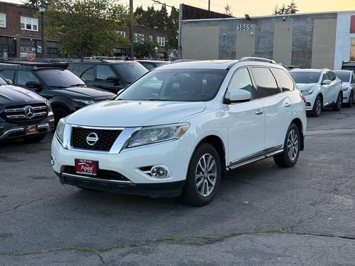 Moonlight White 2014 Nissan Pathfinder SL