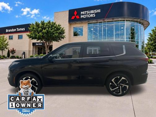 Labrador Black Pearl 2024 Mitsubishi Outlander SE Black Edition