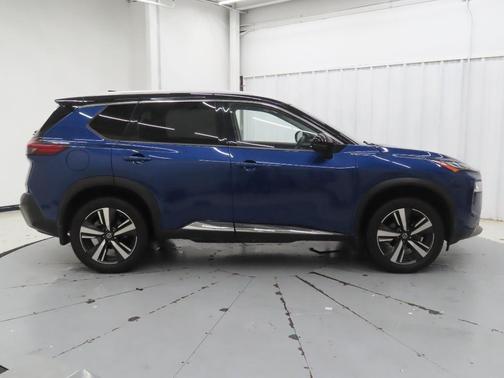 Blue / Black 2021 Nissan Rogue Platinum