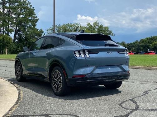 2024 Ford Mustang Mach-E PREMIUM