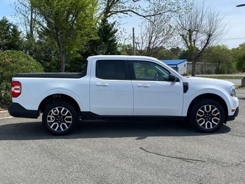 OXFORD WHITE 2024 Ford Maverick LARIAT