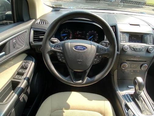 2018 Ford Edge SE