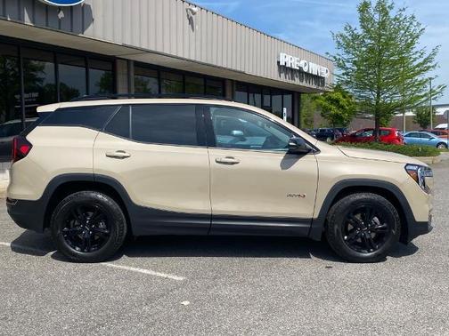 2023 GMC Terrain AT4