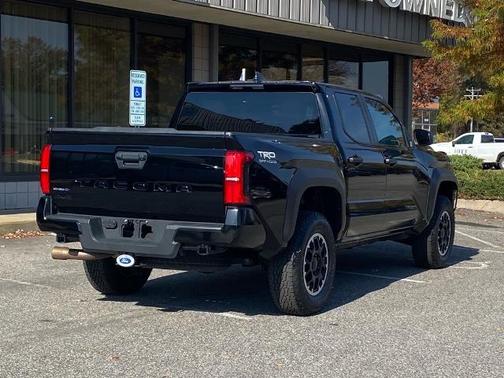 2024 Toyota Tacoma TRD OFF ROAD