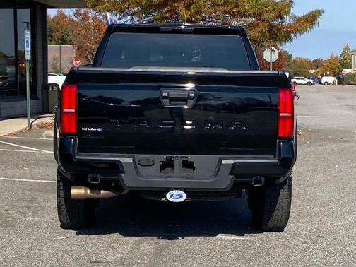 2024 Toyota Tacoma TRD OFF ROAD