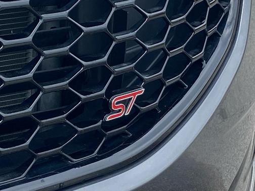 2024 Ford Edge ST