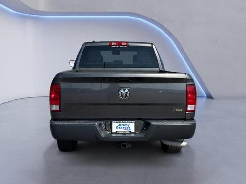 2018 RAM 1500 ST