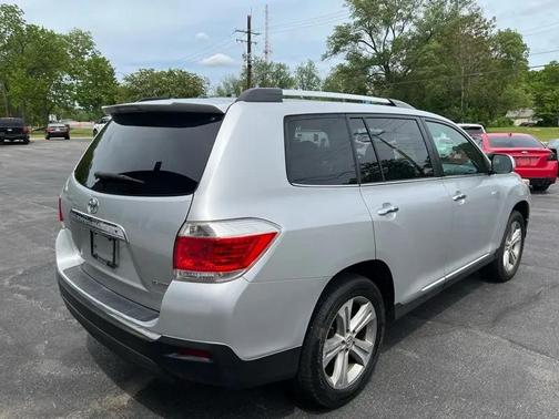 Classic Silver Metallic 2013 Toyota Highlander Limited
