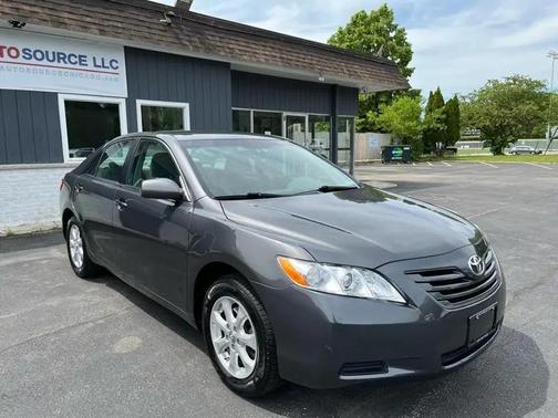 Classic Silver Metallic 2009 Toyota Camry XLE