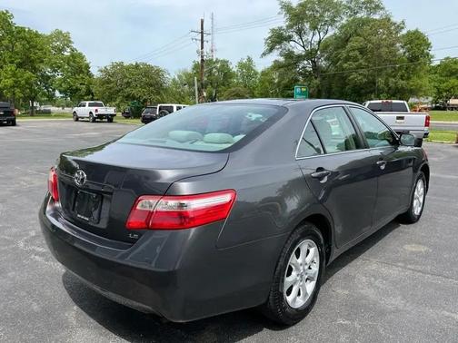 Classic Silver Metallic 2009 Toyota Camry XLE