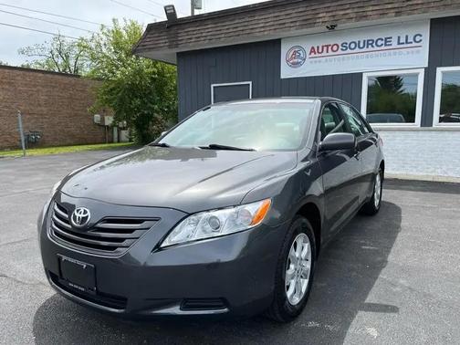 Classic Silver Metallic 2009 Toyota Camry XLE