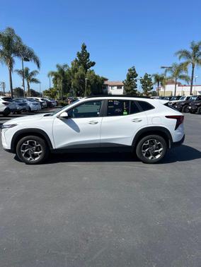 2025 Chevrolet Trax LT