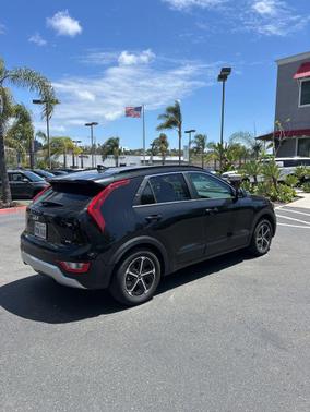 Aurora Black 2025 Kia Niro LX