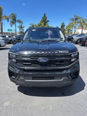 Black Metallic 2025 Ford Expedition Max Active 4x4