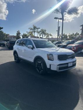 Glacial White Pearl 2025 Kia Telluride S