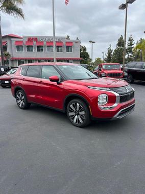 Red Diamond 2025 Mitsubishi Outlander SE 2.5 2WD