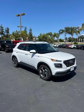 2025 Hyundai VENUE SEL