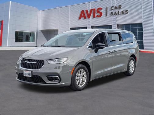 2025 Chrysler Pacifica L