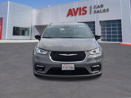 2025 Chrysler Pacifica L