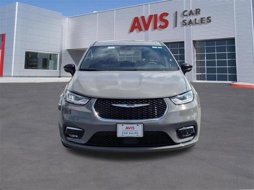 2025 Chrysler Pacifica L