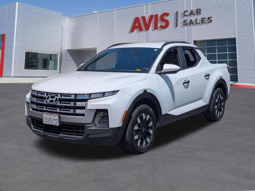 Atlas White 2025 Hyundai SANTA CRUZ SEL