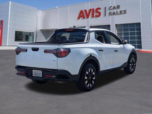 Atlas White 2025 Hyundai SANTA CRUZ SEL