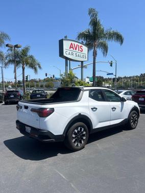 Atlas White 2025 Hyundai SANTA CRUZ SEL