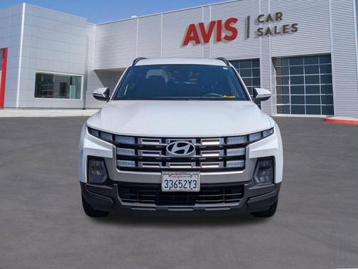 Atlas White 2025 Hyundai SANTA CRUZ SEL