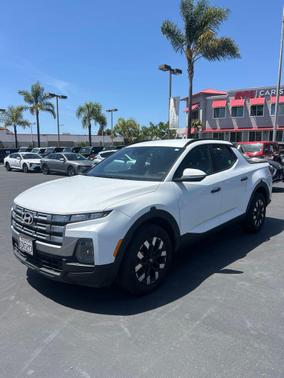Atlas White 2025 Hyundai SANTA CRUZ SEL