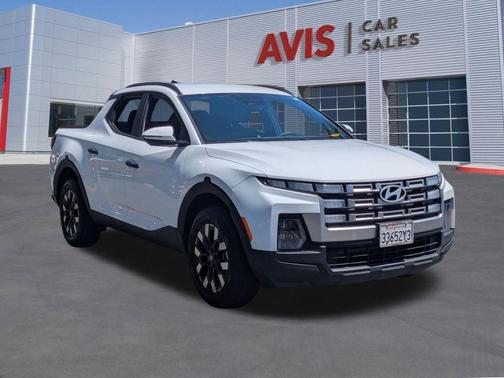Atlas White 2025 Hyundai SANTA CRUZ SEL