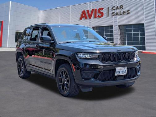 Diamond Black Crystal Pearlcoat 2025 Jeep Grand Cherokee Altitude