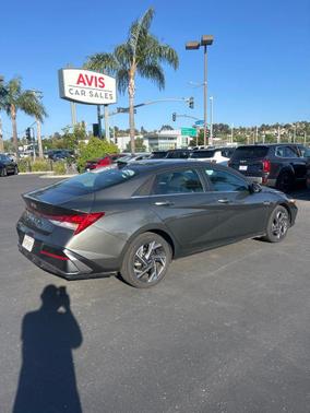 2025 Hyundai ELANTRA SEL