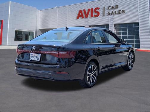 Deep Black Pearl 2025 Volkswagen Jetta 1.5T Sport