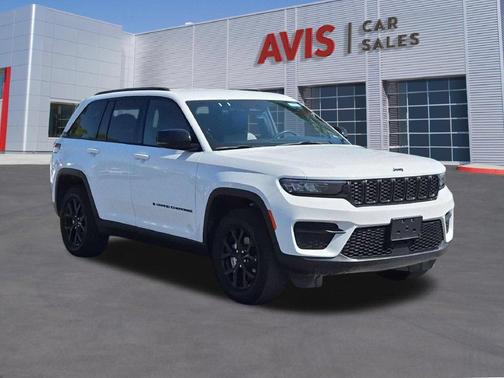Bright White Clearcoat 2025 Jeep Grand Cherokee Altitude