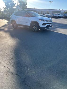 Bright White Clearcoat 2025 Jeep Compass Limited