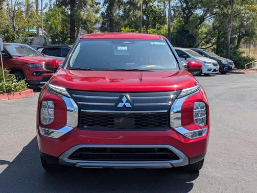 Red Diamond 2025 Mitsubishi Outlander SE