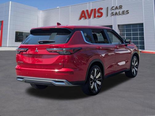 Red Diamond 2025 Mitsubishi Outlander SE