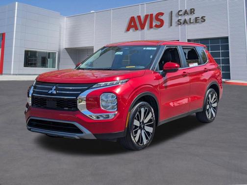 Red Diamond 2025 Mitsubishi Outlander SE