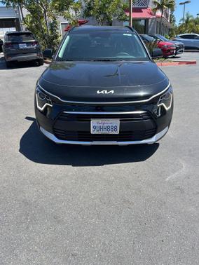 Black 2025 Kia Niro LX