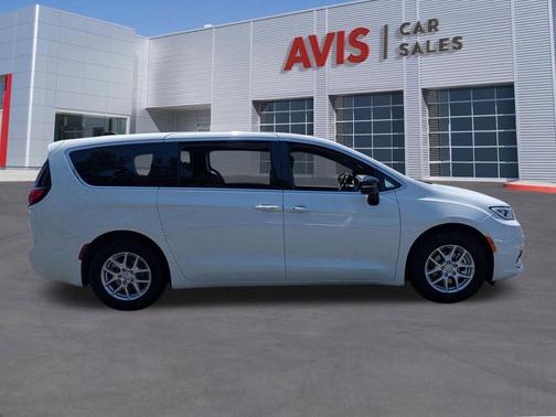 Bright White Clearcoat 2025 Chrysler Pacifica L