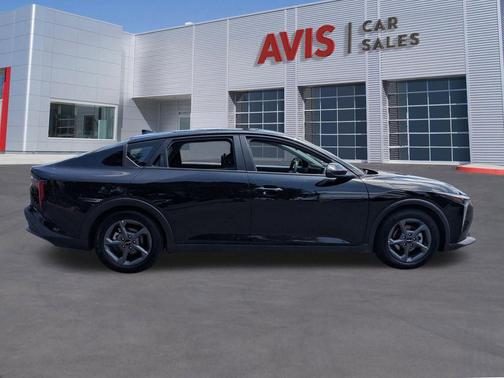 Aurora Black Pearl 2025 Kia K4 LXS