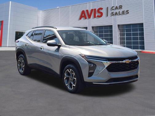 Sterling Gray Metallic 2025 Chevrolet Trax LT