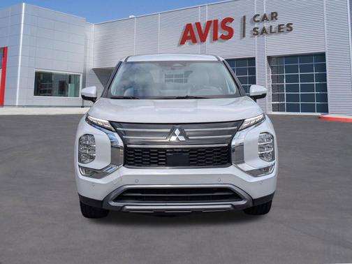 White Diamond 2025 Mitsubishi Outlander SE 2.5 2WD