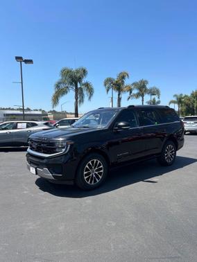 Agate Black Metallic 2025 Ford Expedition Platinum