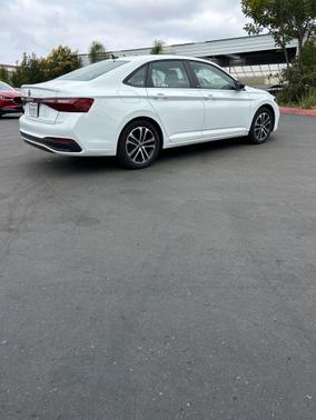 Pure White 2025 Volkswagen Jetta 1.5T Sport